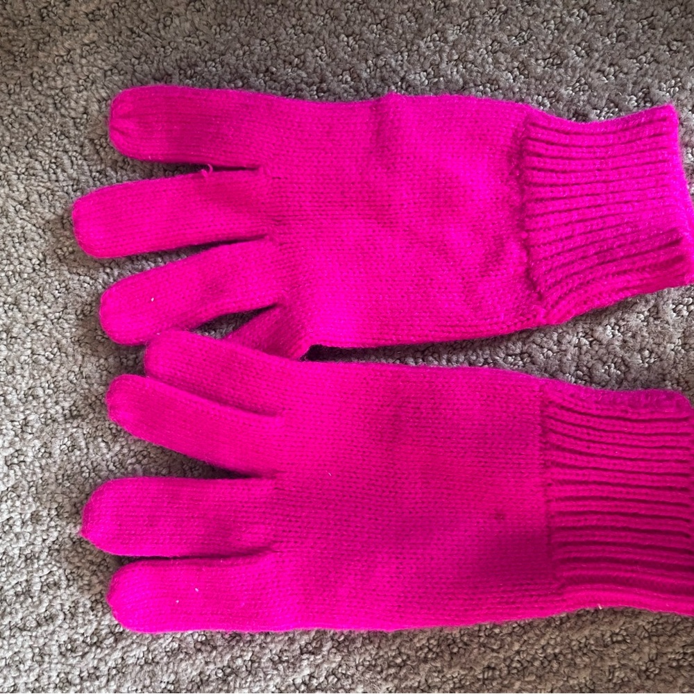 Vibrant Pink Knit Gloves